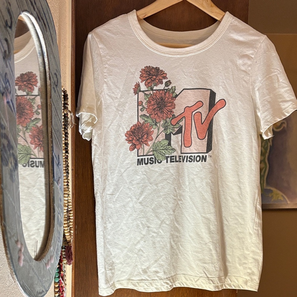 MTV Graphic Women's Short Sleeve Tee - Cream